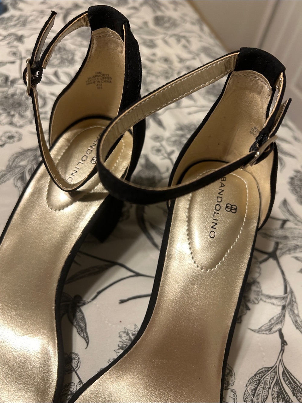 Bandolino classic Black Open-Toe Block Heel Sandal Ankle Strap size 10M NWOT - Picture 6 of 12